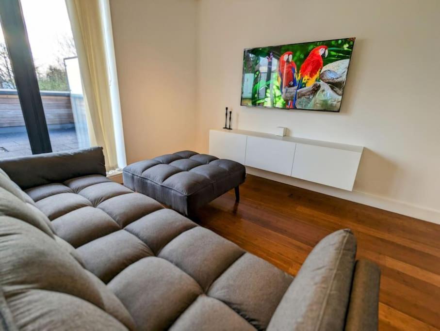 New Lux 1 Or 2 Bed Flats + Car Park + 5min Tube + Fast Wifi * Londres