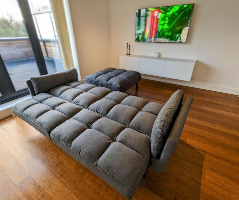 New Lux 1 Or 2 Bed Flats + Car Park + 5min Tube + Fast Wifi * Londres