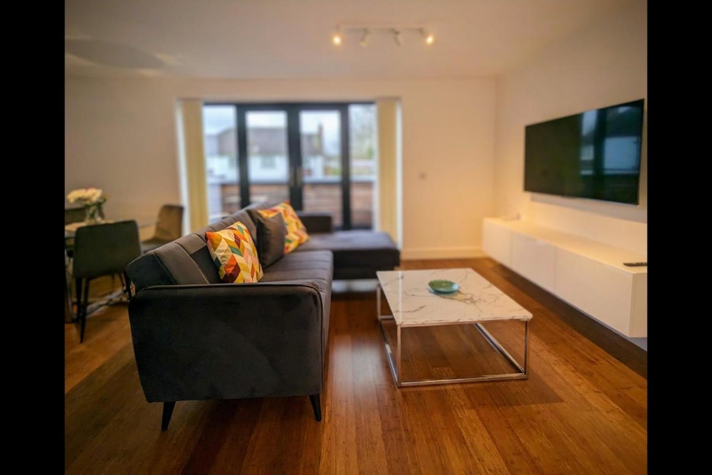 Appartement New Lux 1 Or 2 Bed Flats + Car Park + 5min Tube + Fast Wifi Londres
