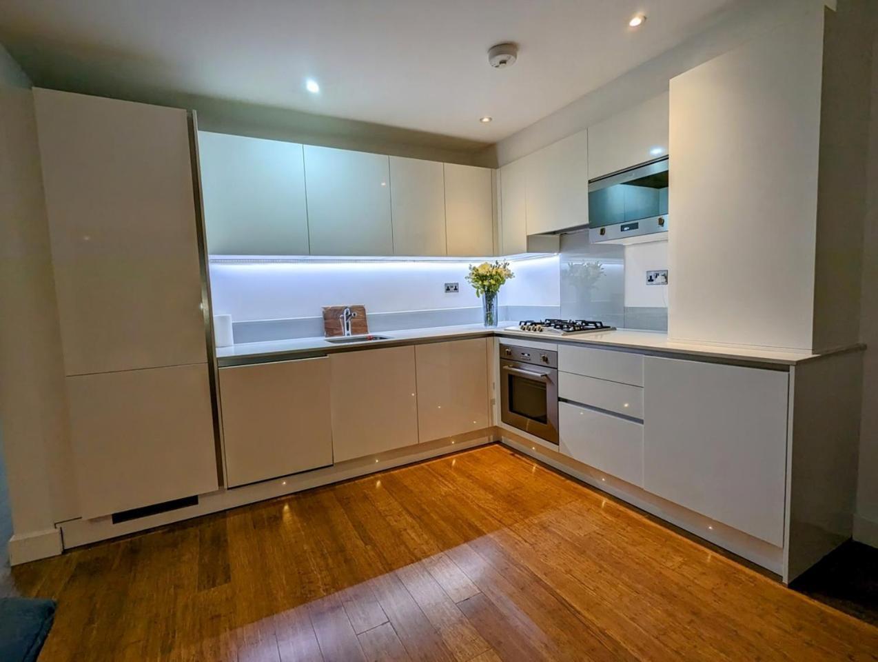 Appartement New Lux 1 Or 2 Bed Flats + Car Park + 5min Tube + Fast Wifi Londres